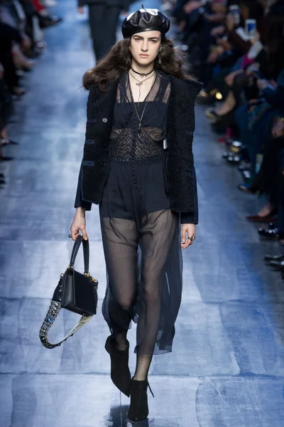 Look 22